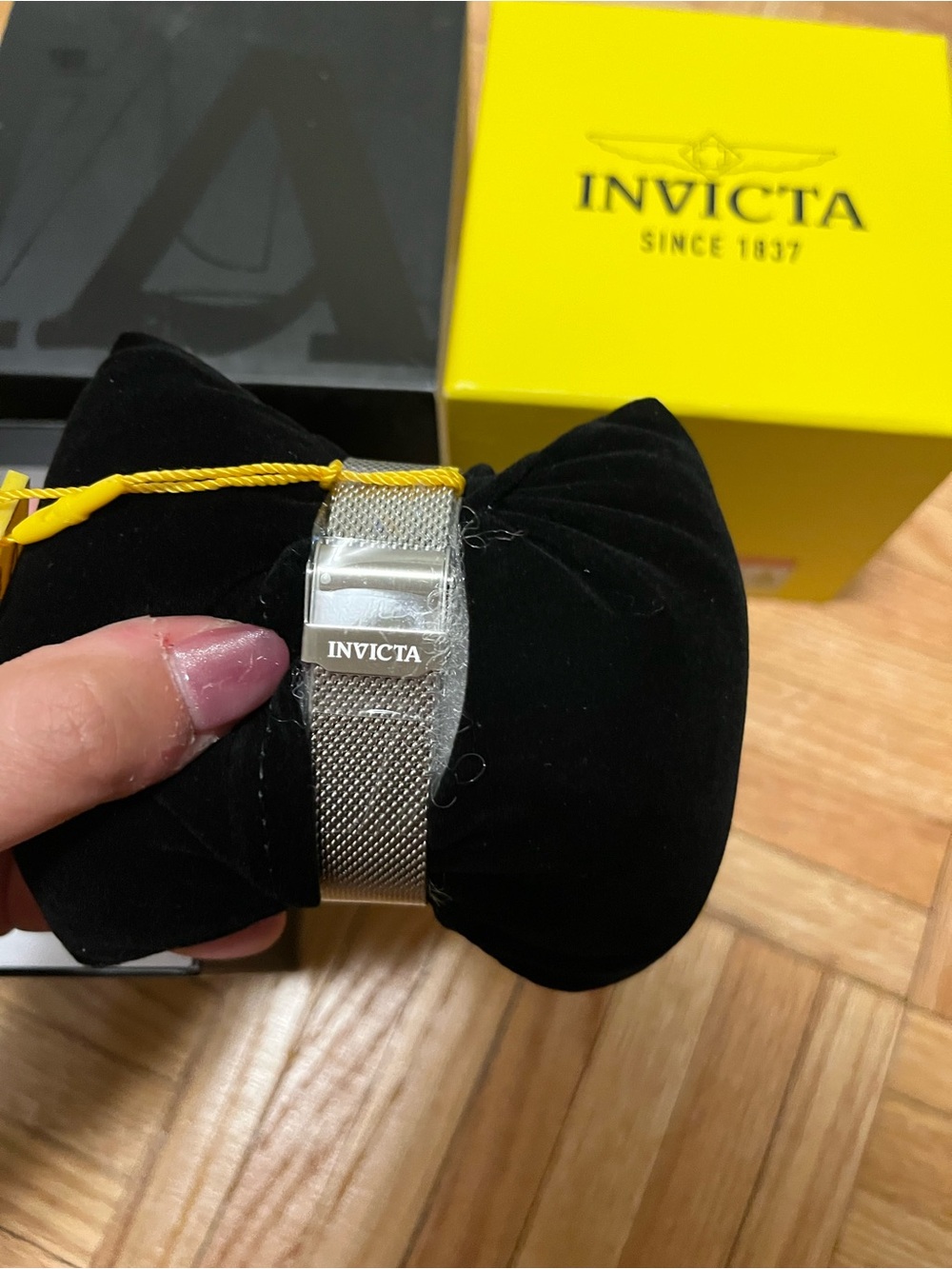 Invicta Wildflower Maylen 48972 Silver 38mm Mesh Watch NWT - Picture 7 of 11